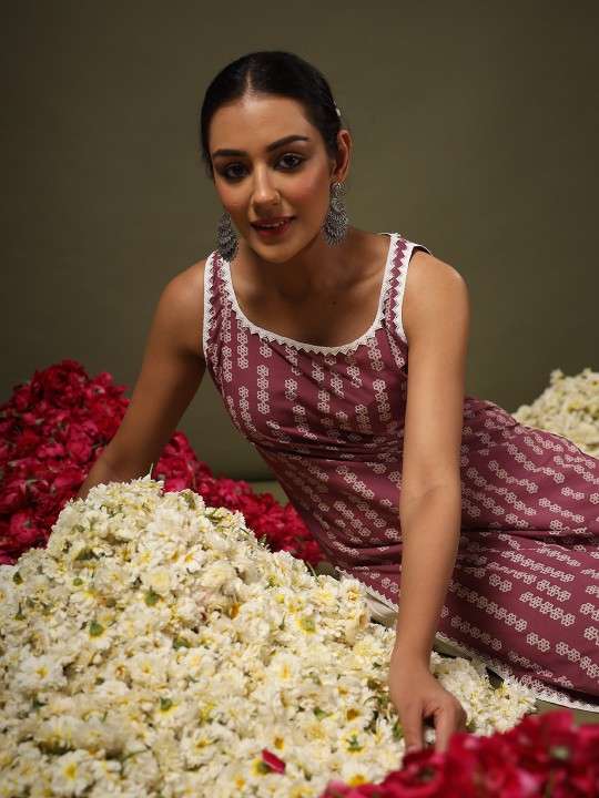 Women's Rayon Printed Straight Kurti With Pant Set - Image 3